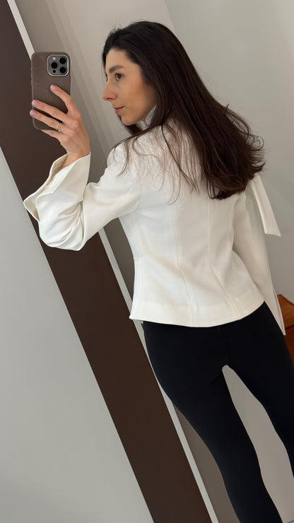 Піджак з повʼязкою