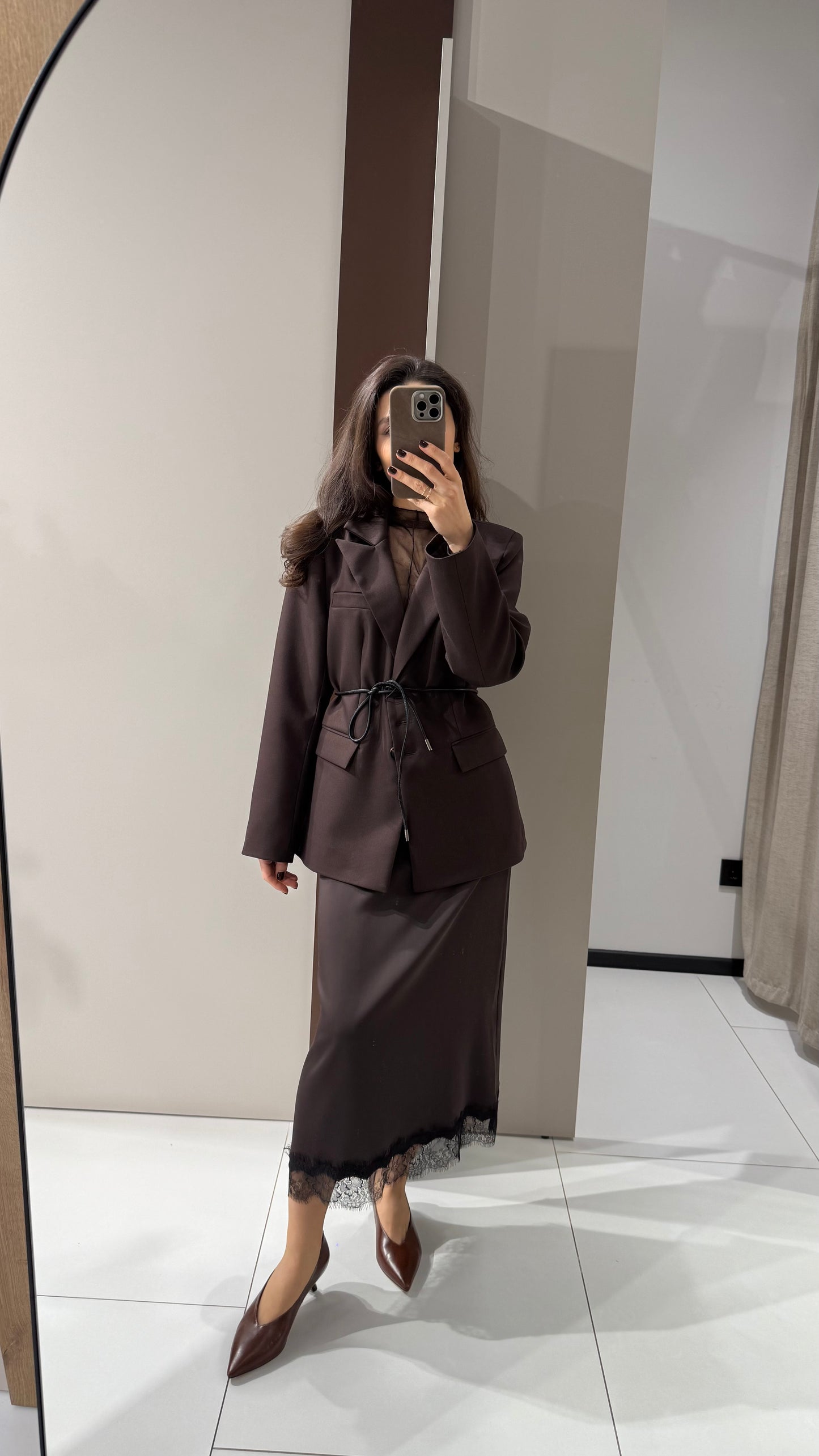 Сатинова спідниця з мереживом