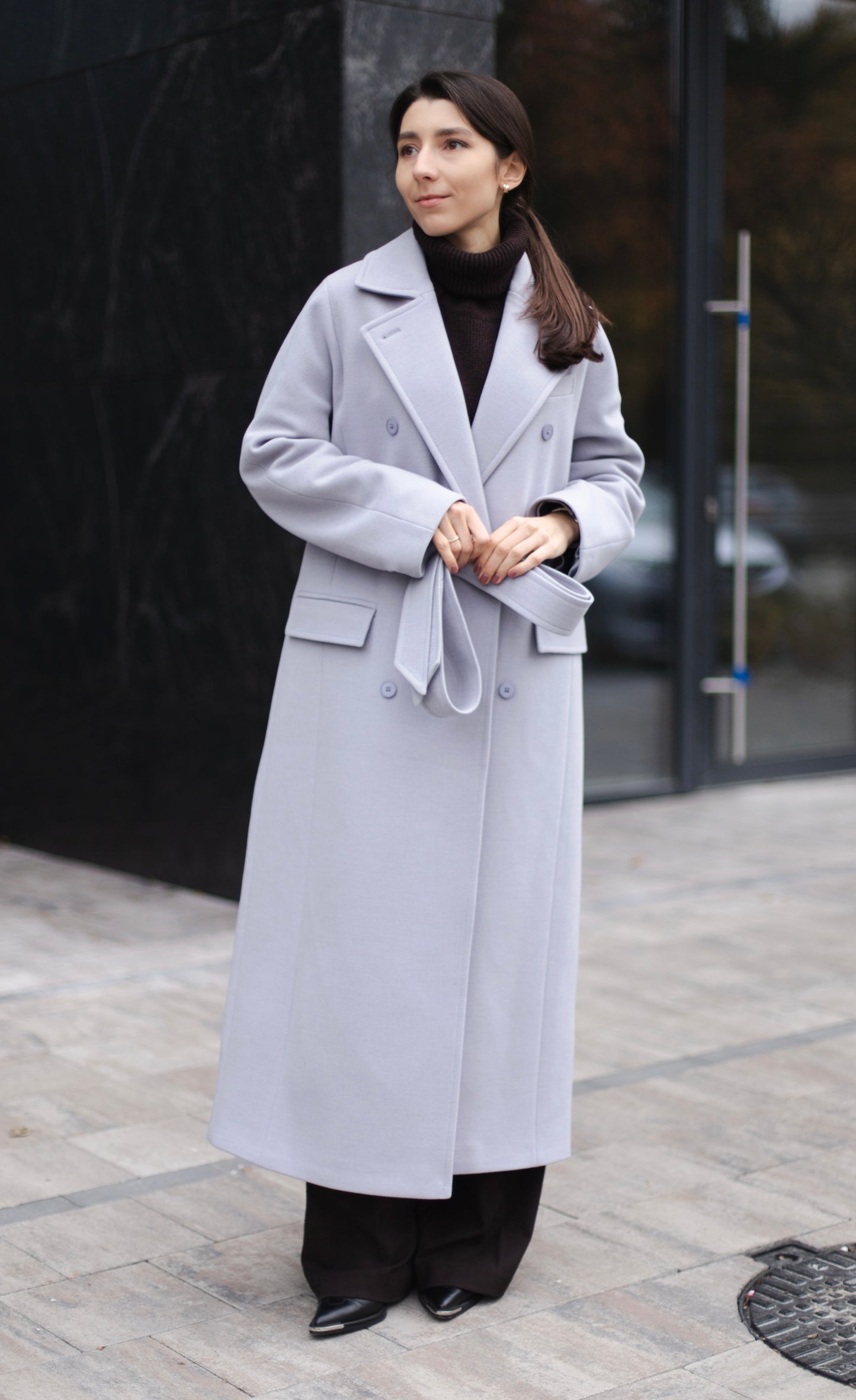 Пальто сіре довжини максі