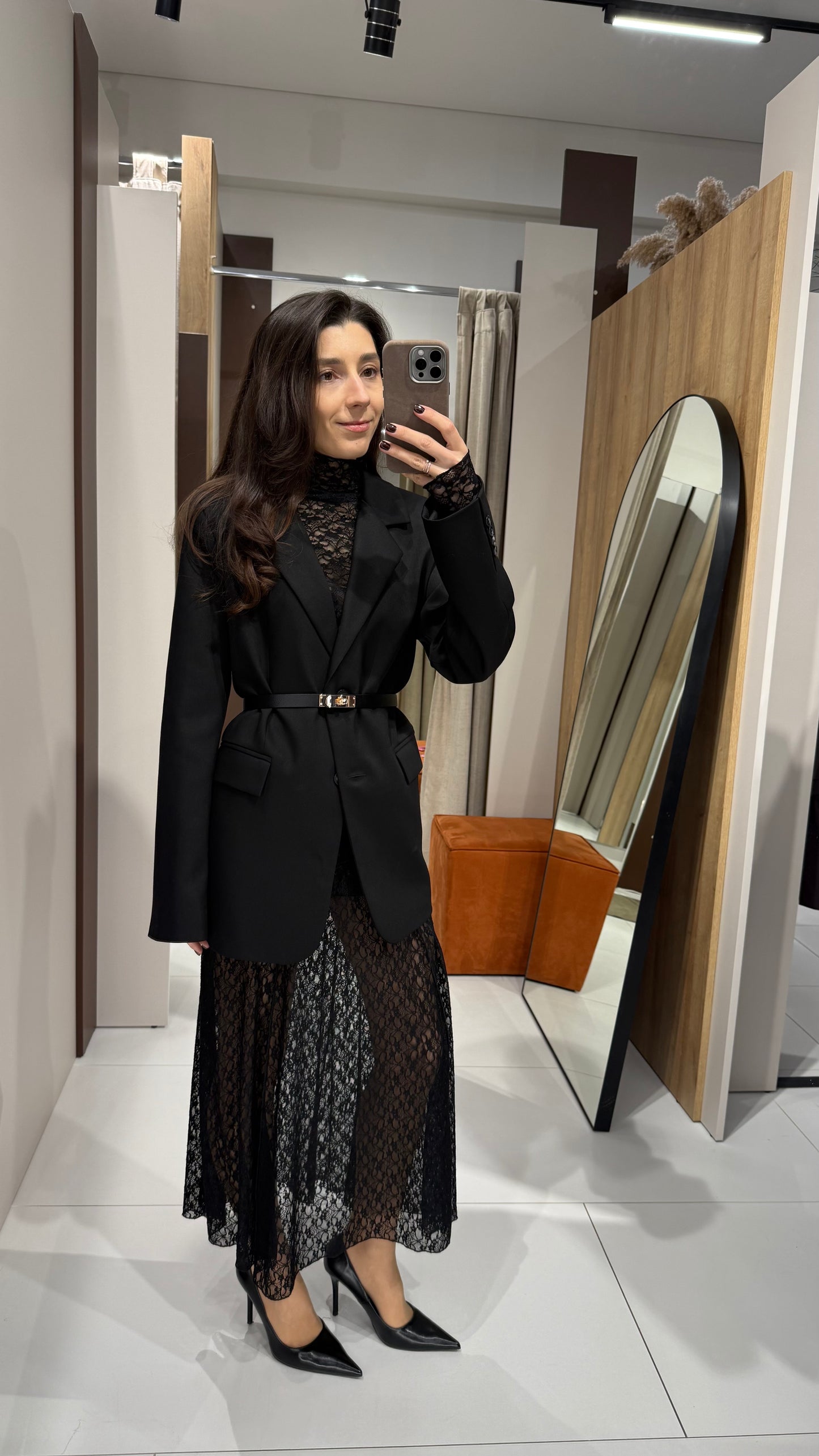 Мереживна спідниця