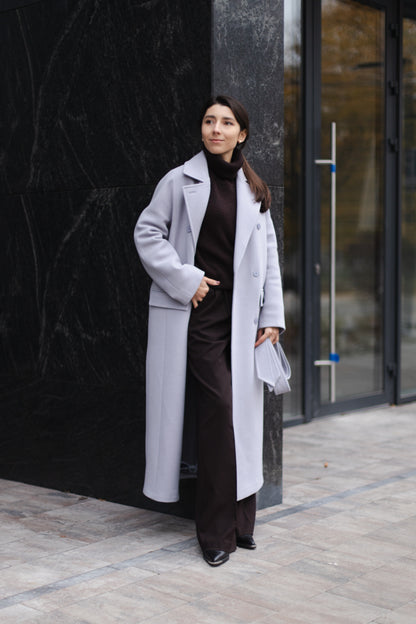 Пальто сіре довжини максі