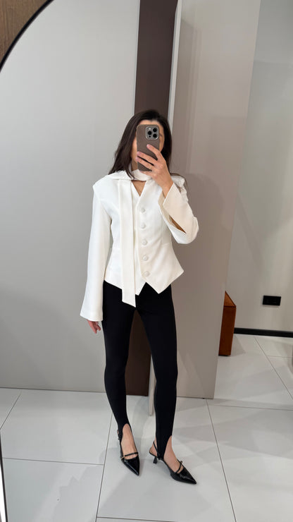 Піджак з повʼязкою