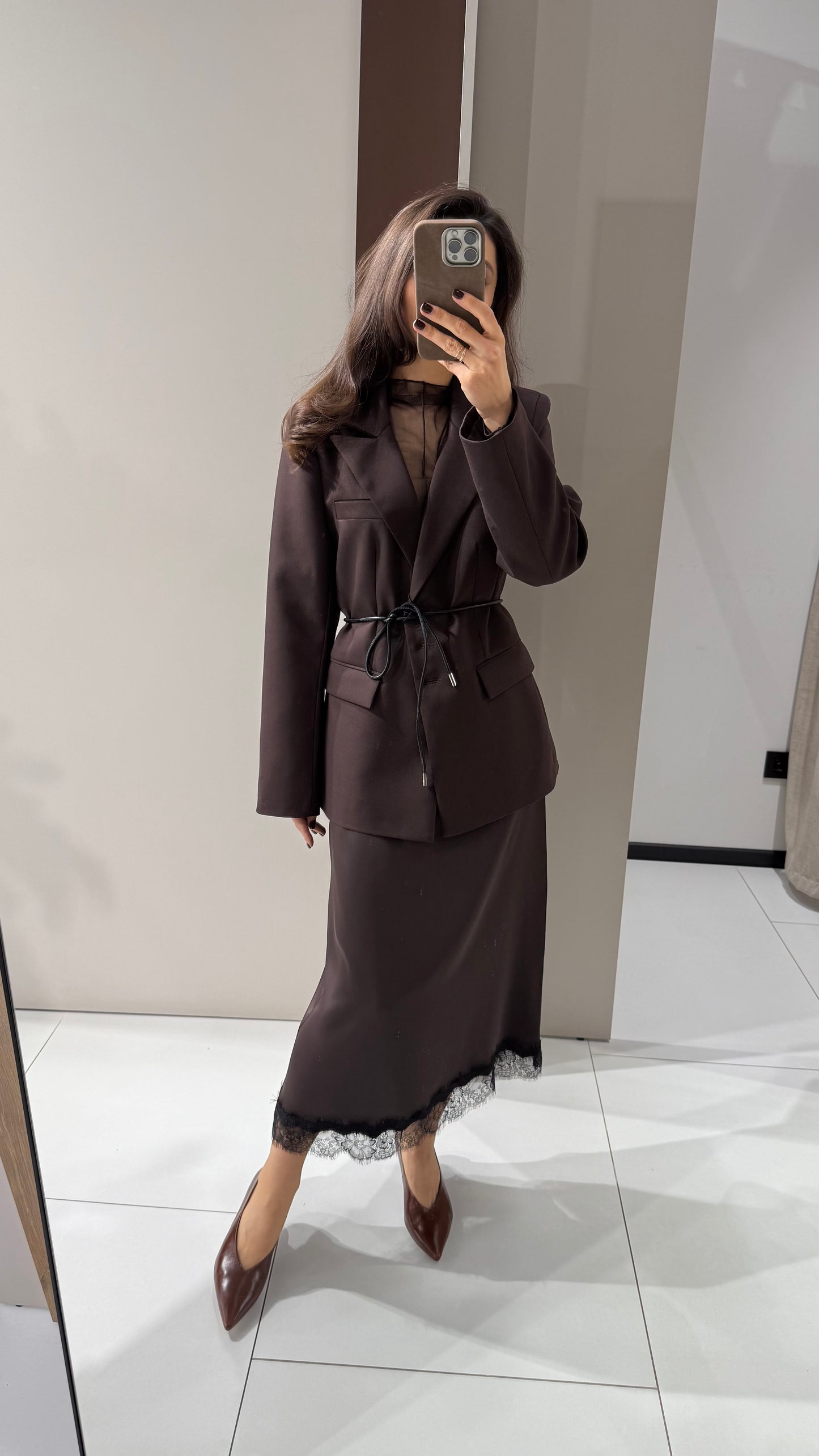 Сатинова спідниця з мереживом