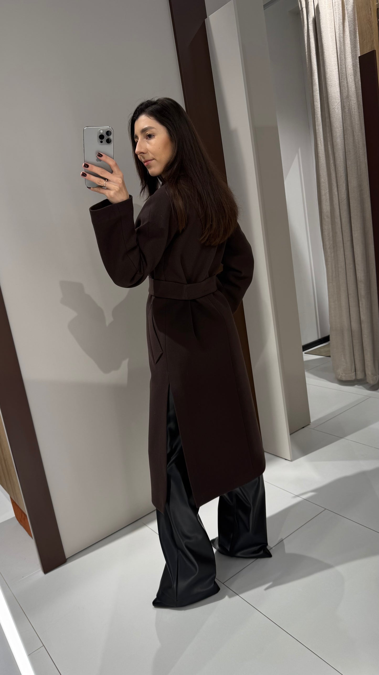 Пальто шоколадне утеплене