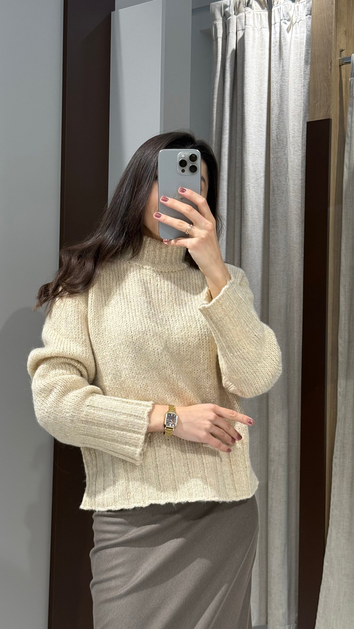 Светр вкорочений