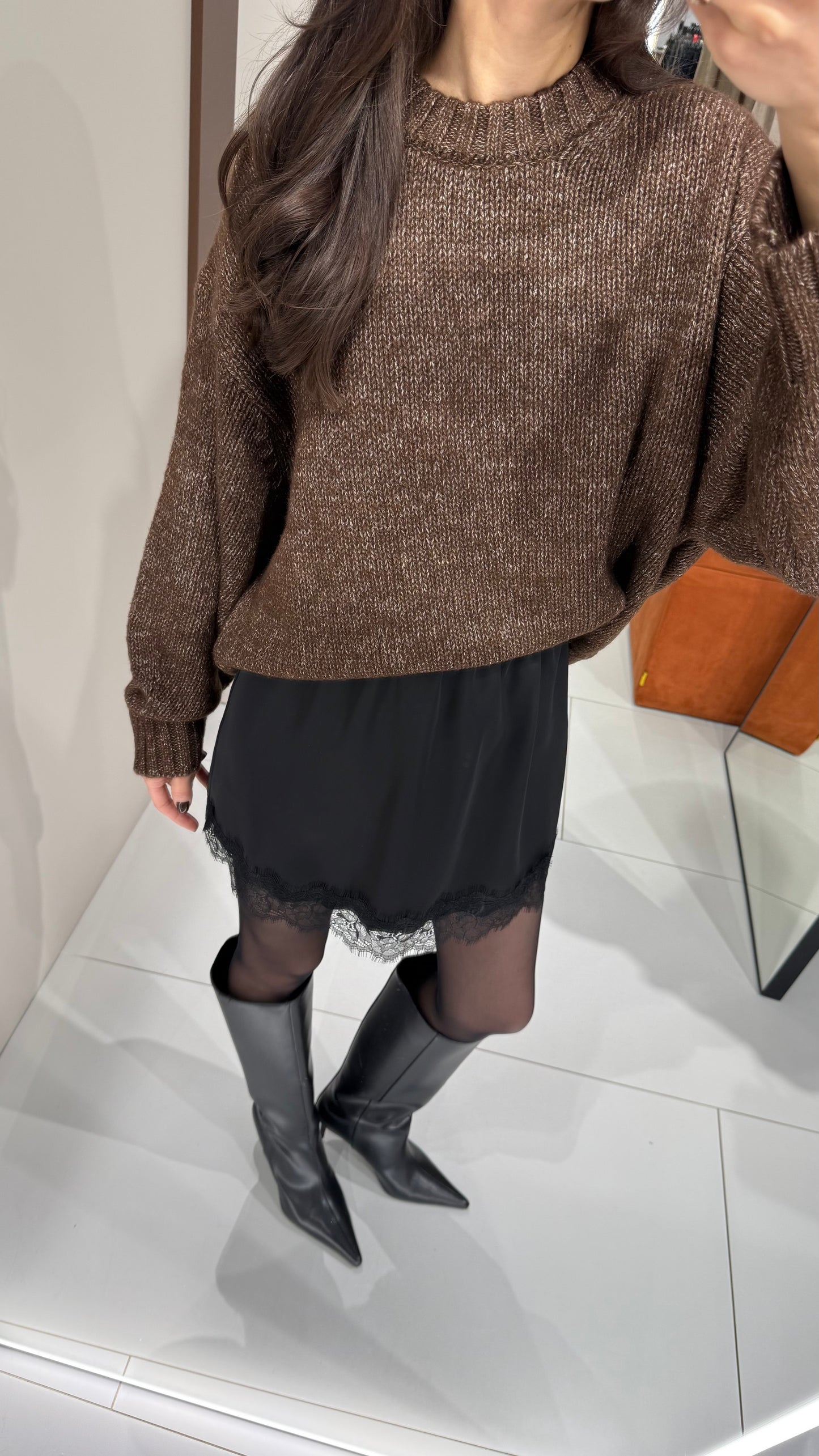 Спідниця міні з мереживом