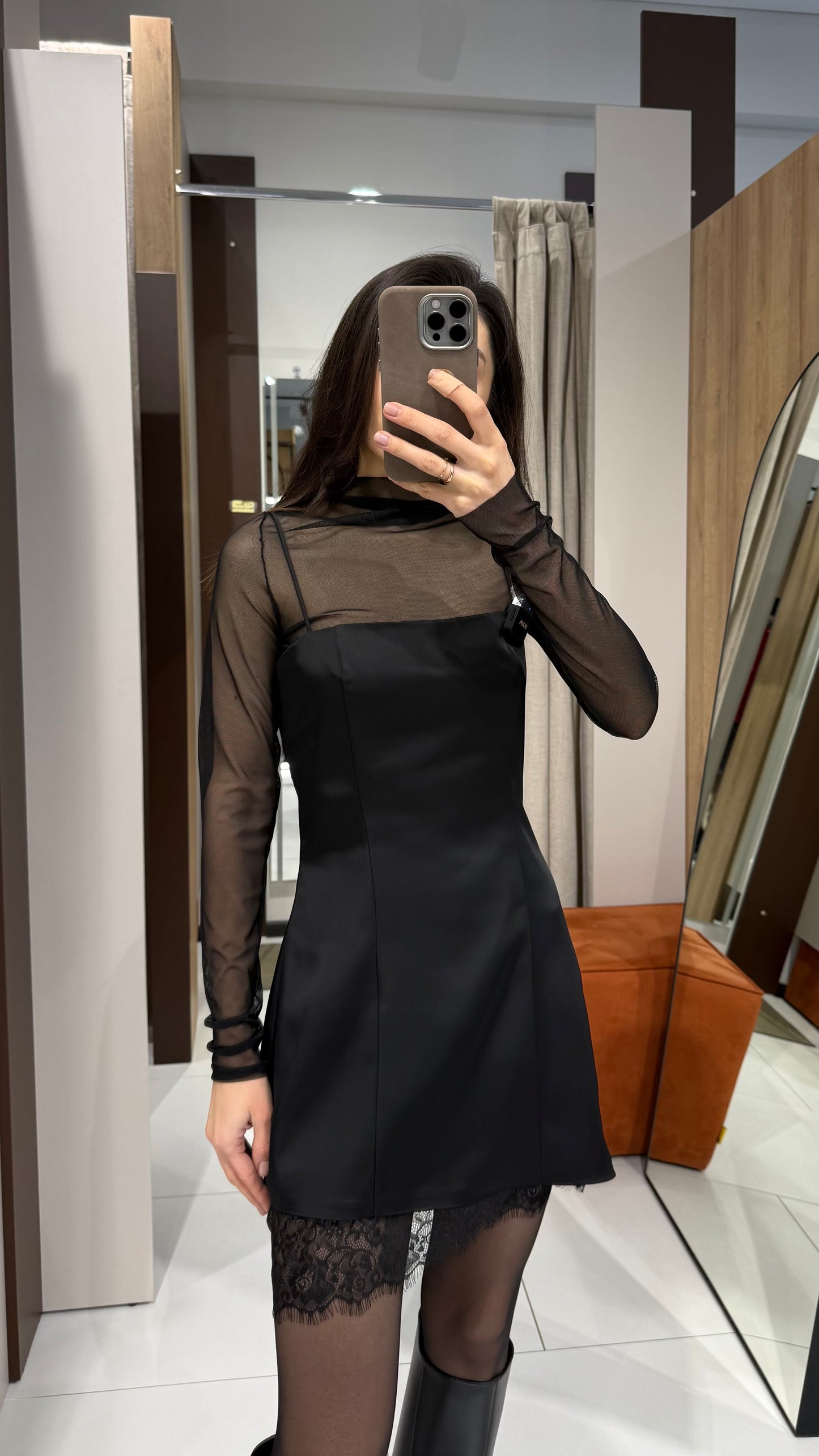 Сукня з мереживом