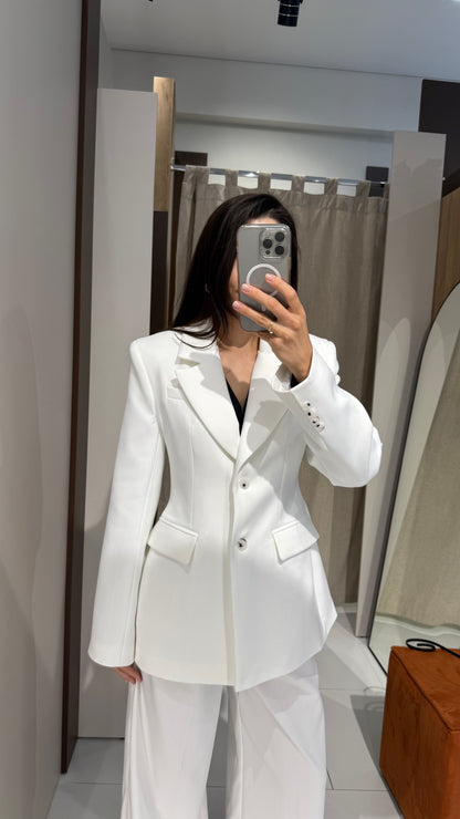 Піджак силуетний з двома ґудзиками