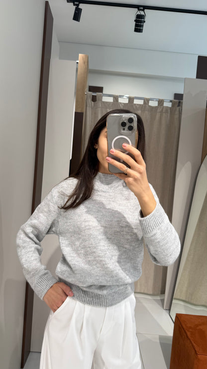 Светр з тоненької вʼязки