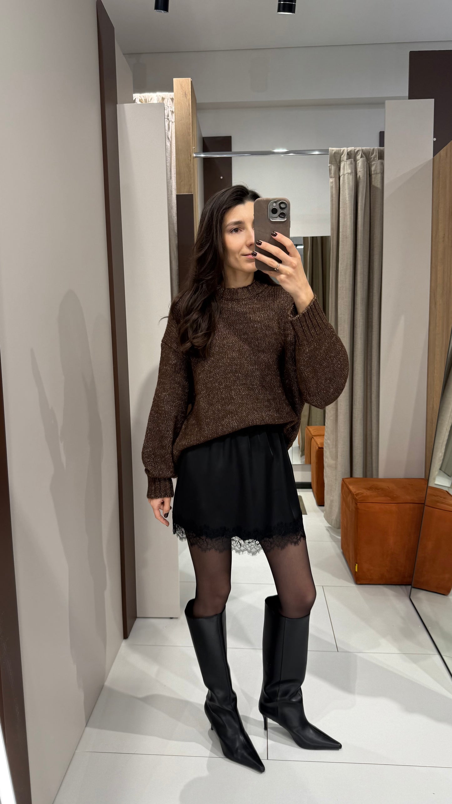 Спідниця міні з мереживом