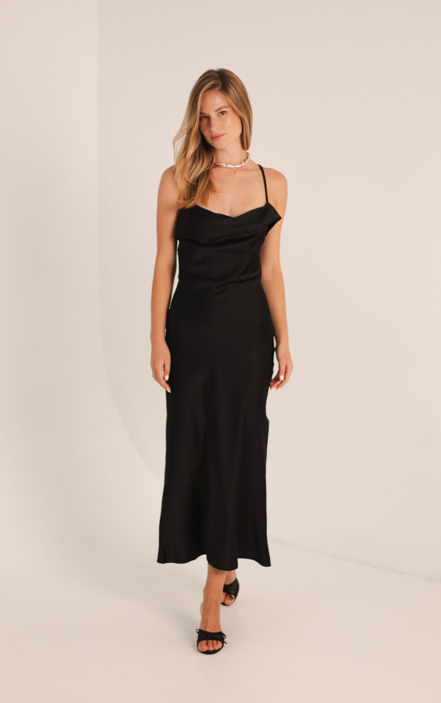 Сатинова сукня