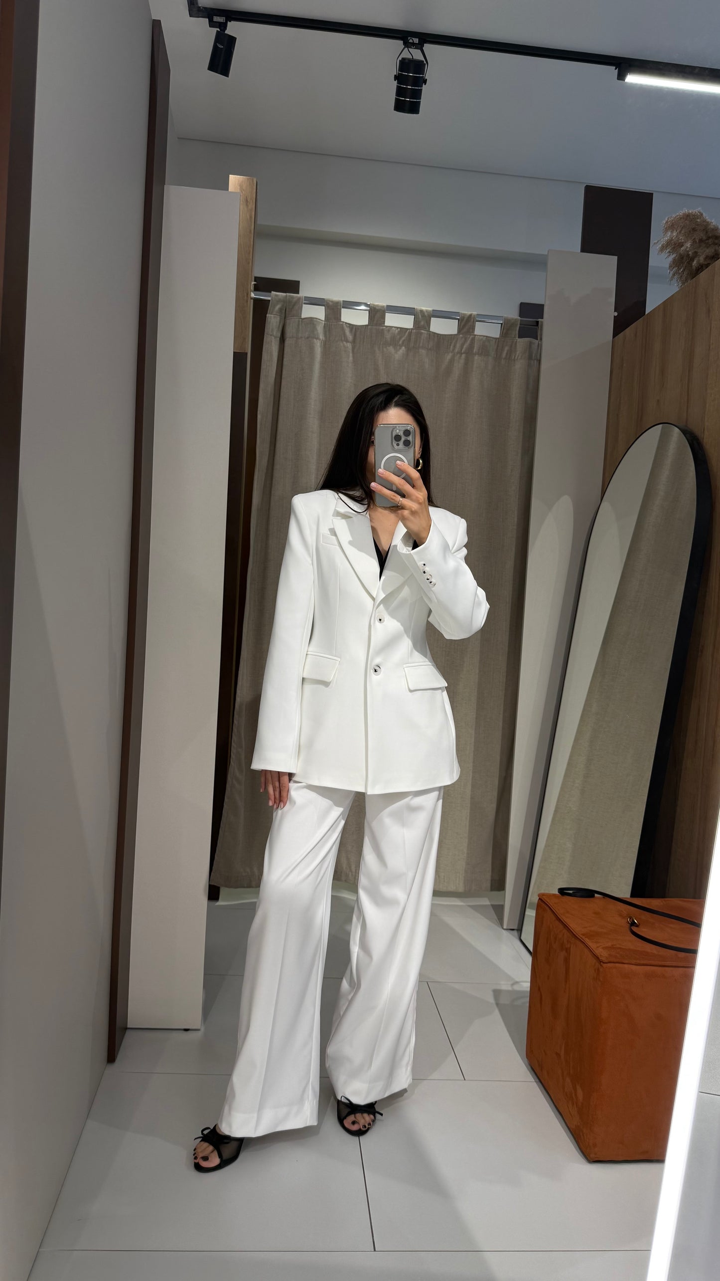 Піджак силуетний з двома ґудзиками