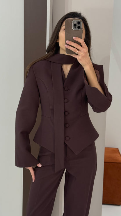 Піджак з повʼязкою