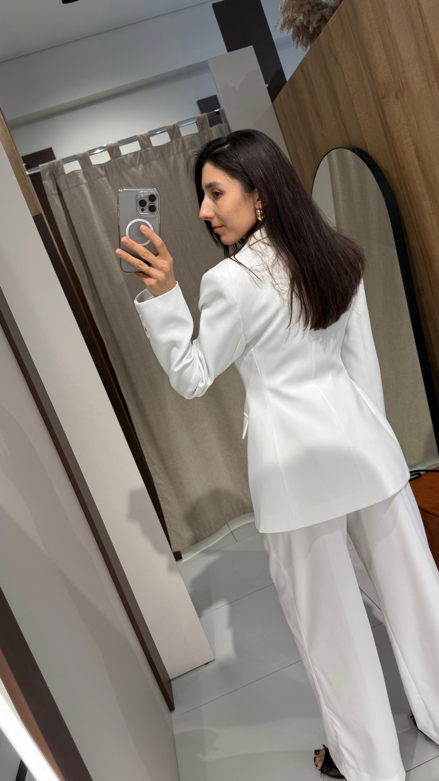 Піджак силуетний з двома ґудзиками