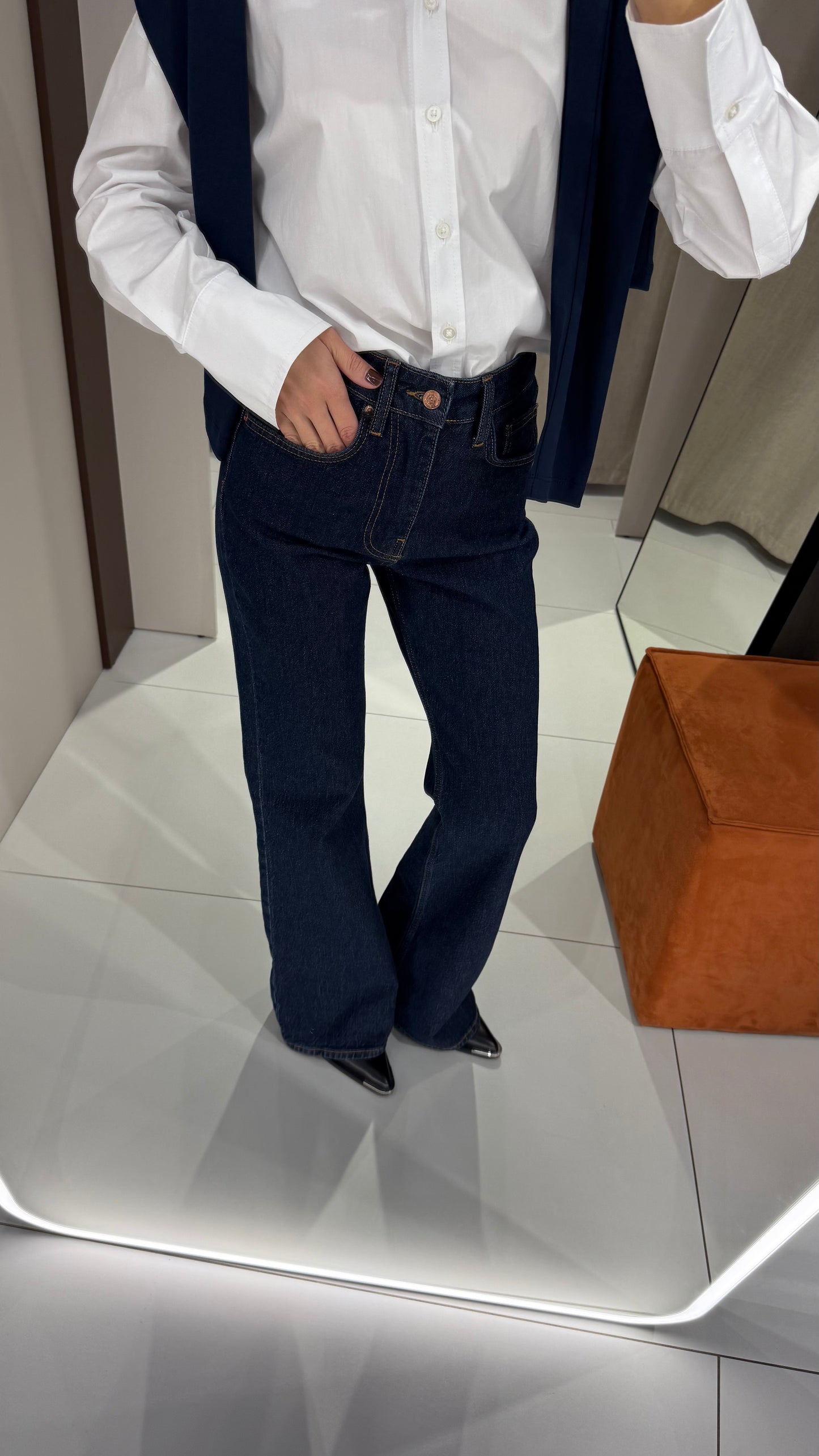 Джинси кльош