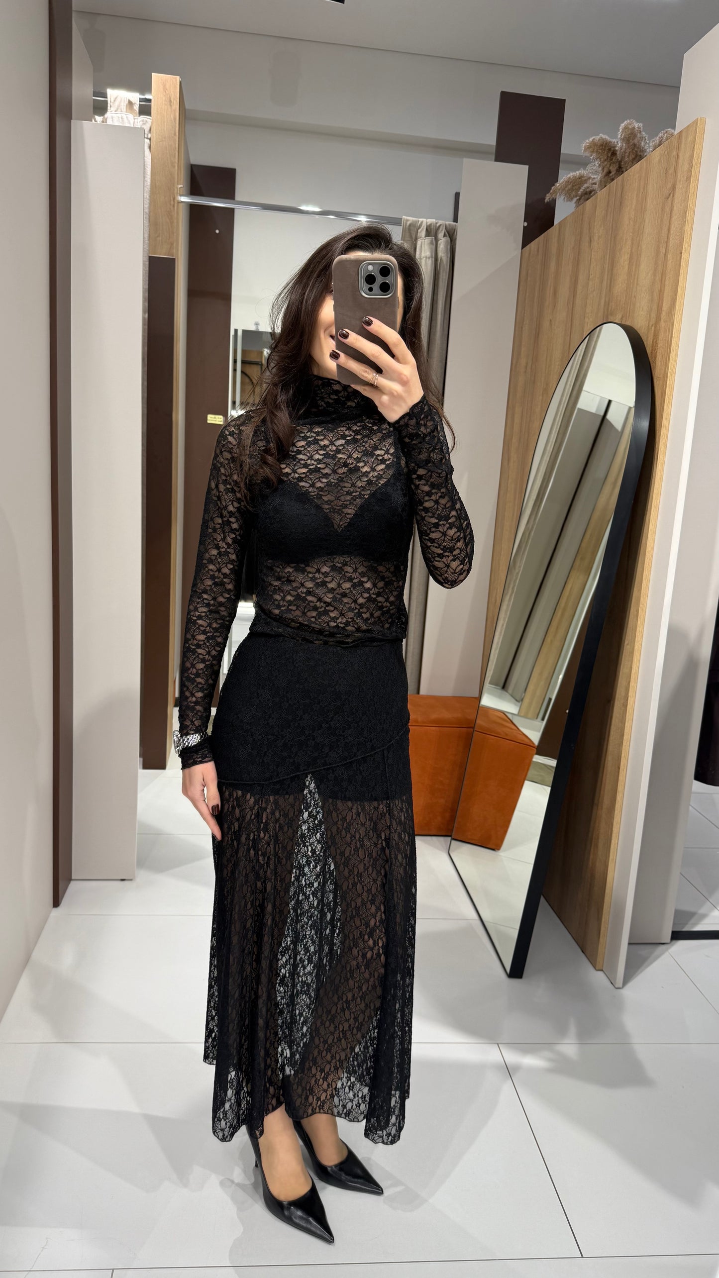 Мереживна спідниця